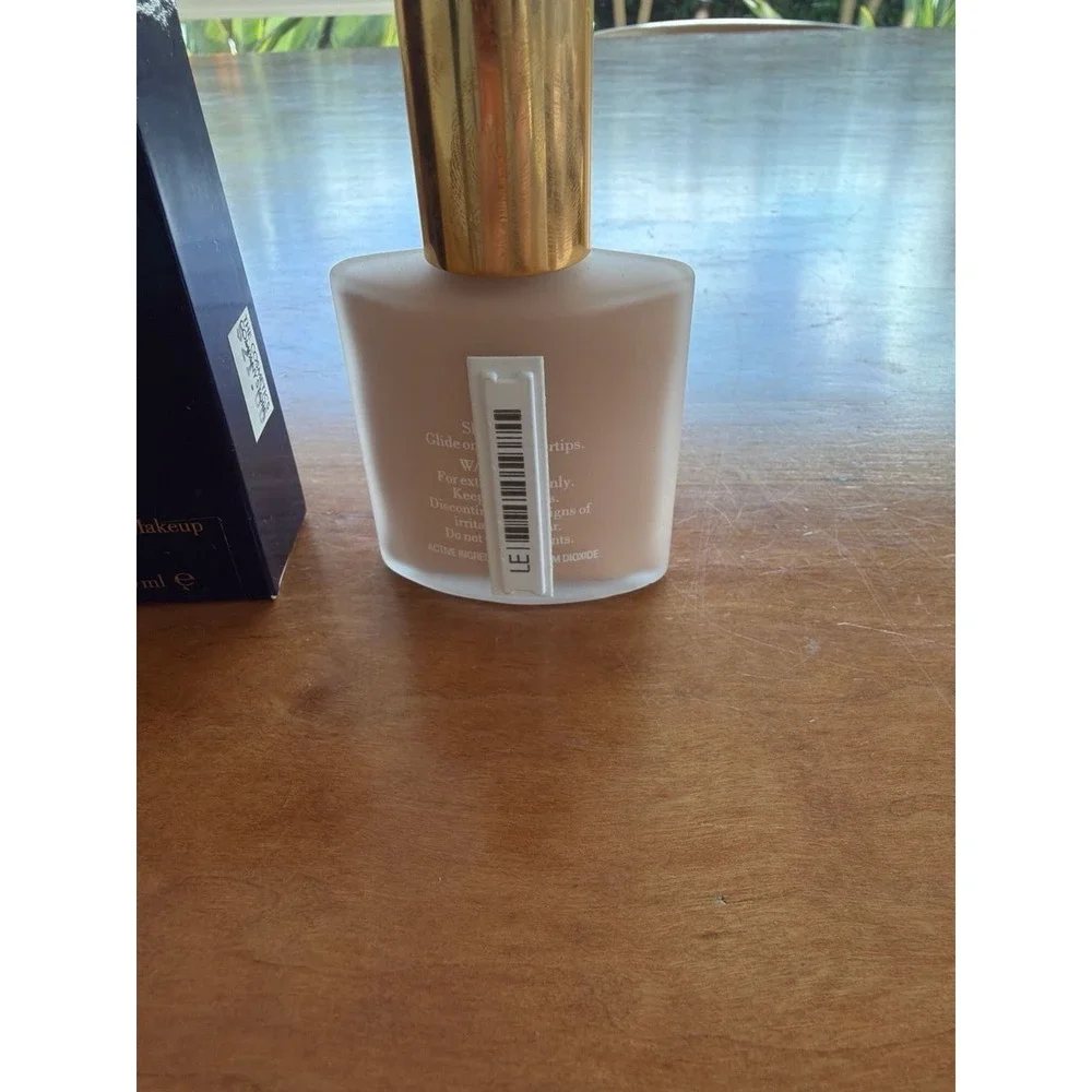 Estée Lauder Enlighten Skin-Enhancing Makeup SPF 10 Shade 05-Daybreak‎ 1 fl. oz.